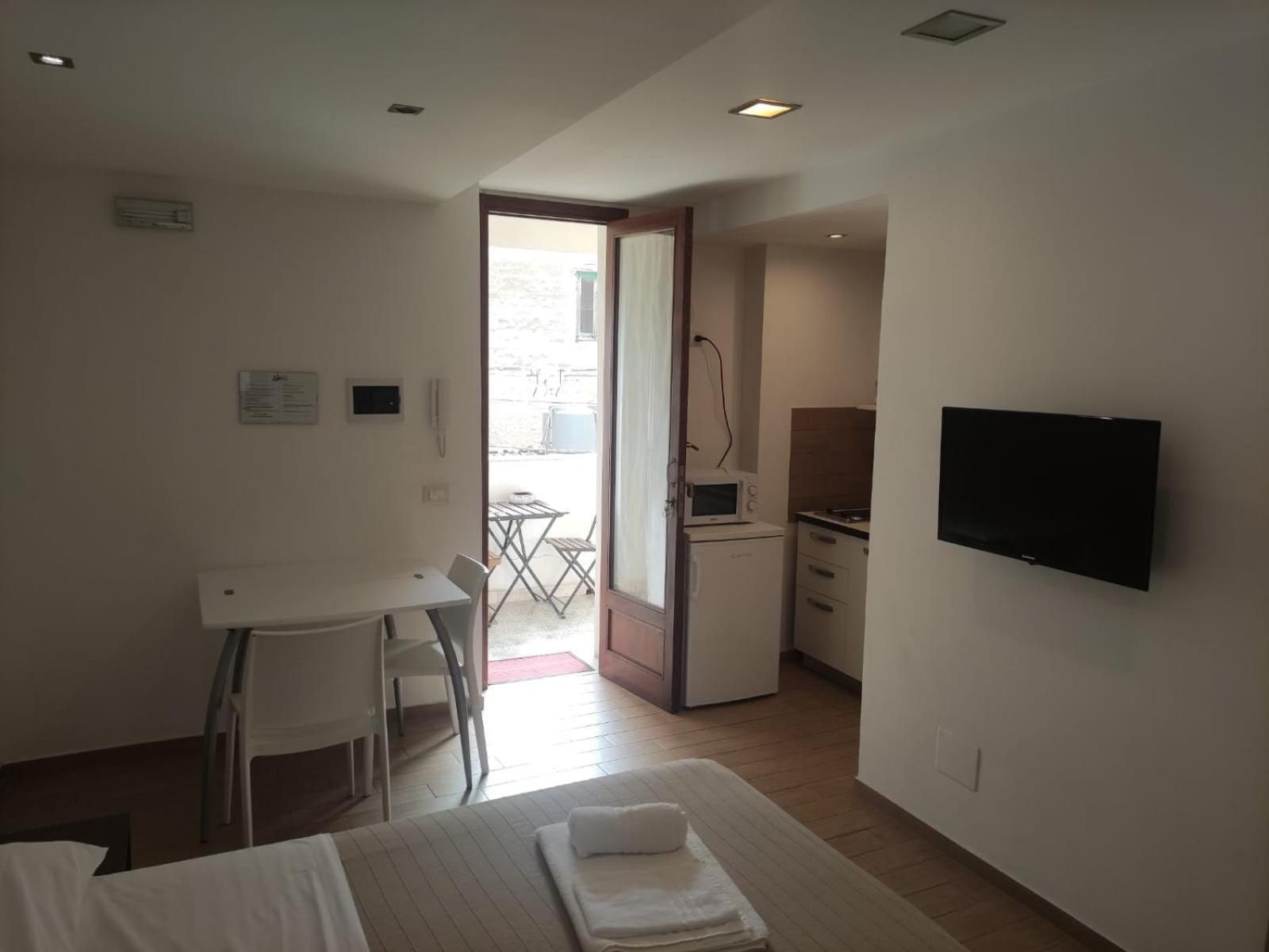 Cortile Antico Aparthotel Trapani Exterior photo